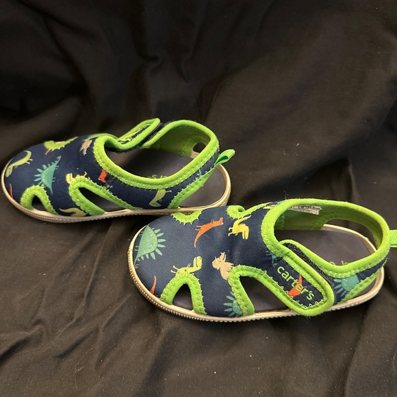 Carter’s Dinosaur Aquatic Shoes, Boys Size 8 - Picture 2 of 2